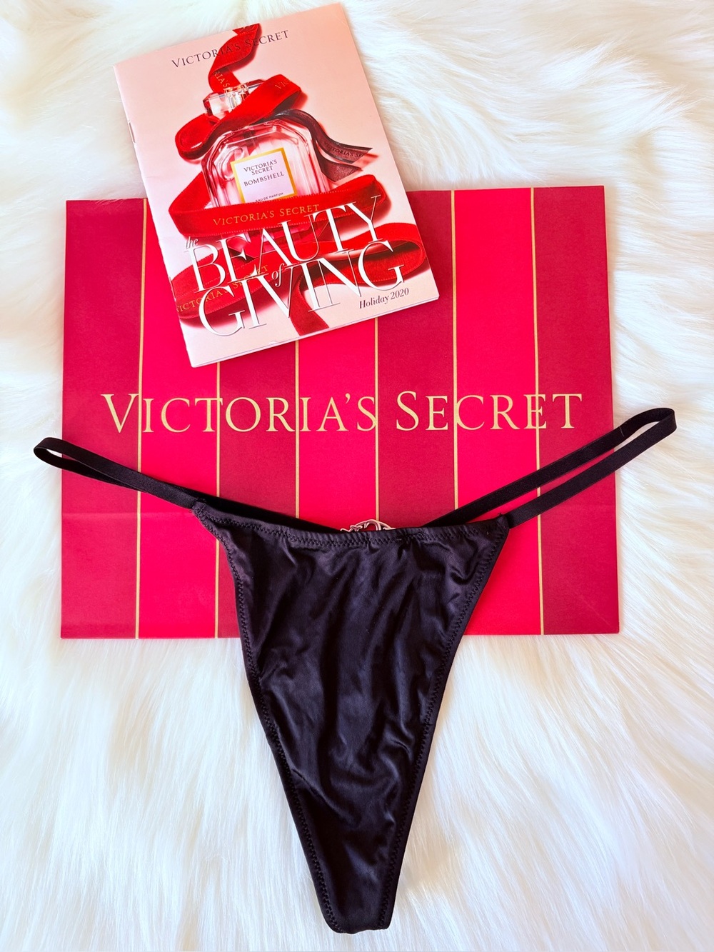 ❤️❤️Victoria’s Secret V-string panty (L)❤️❤️